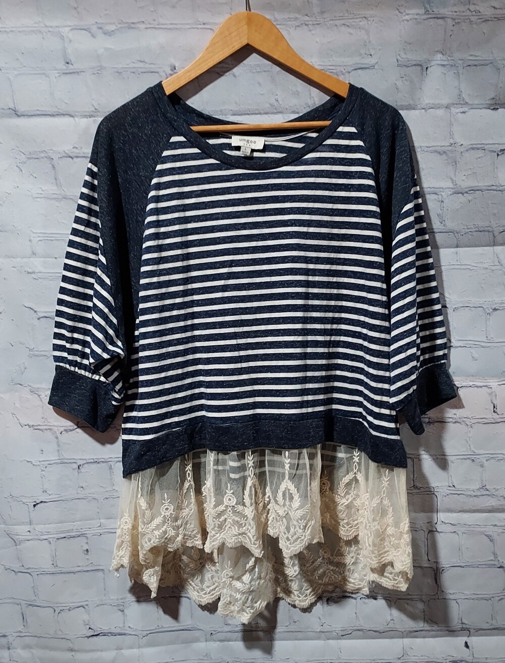 Umgee L Striped Navy Top Lace Trim Coastal Grandma Feminine Raglan Sleeve Boho